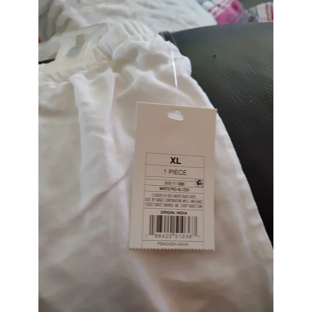A New Day White Cotton Shorts Size XL NWT